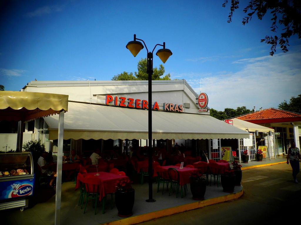 Easyatent Bungalow Tent Lanterna Červar-Porat エクステリア 写真