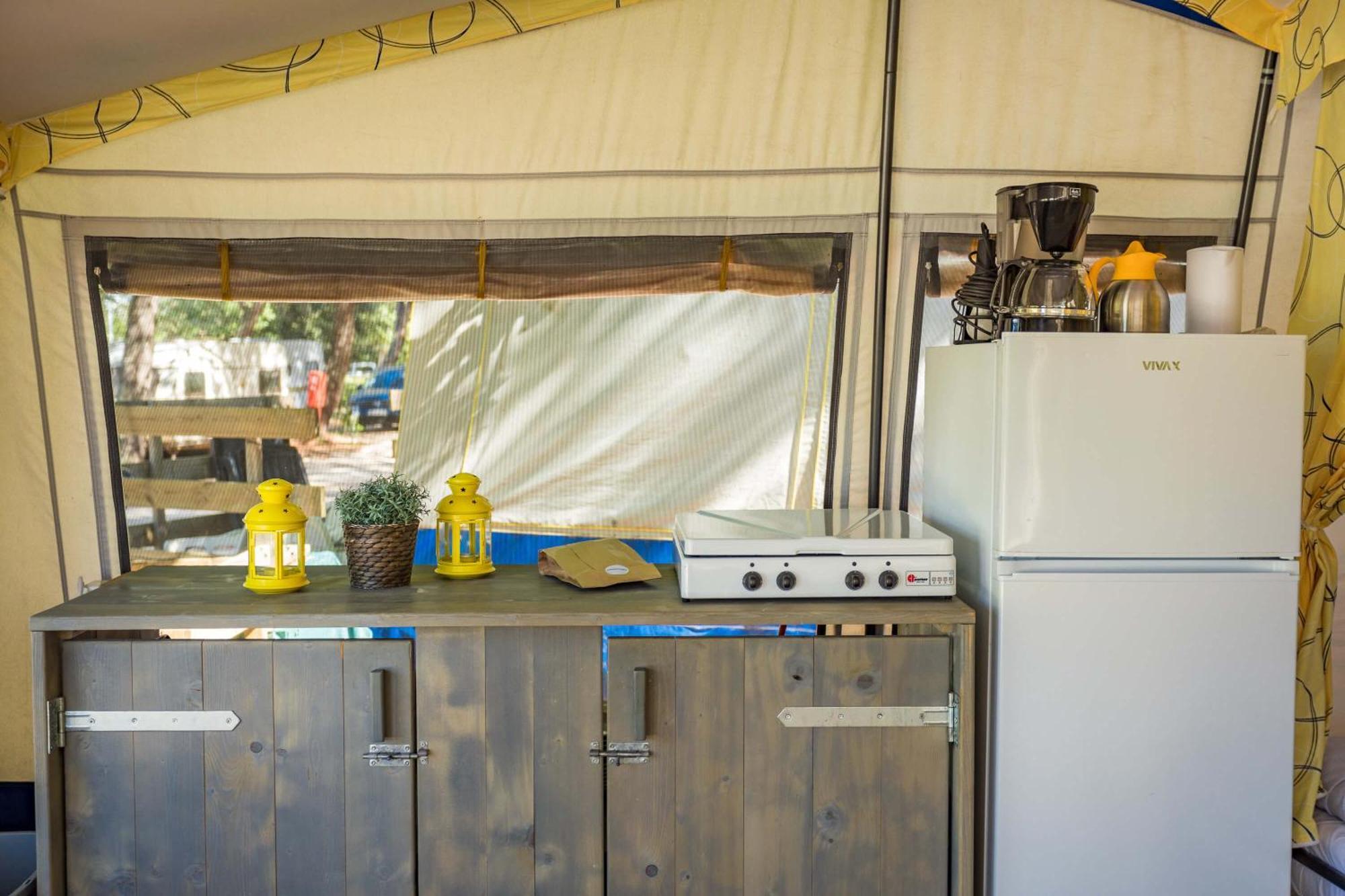 Easyatent Bungalow Tent Lanterna Červar-Porat 部屋 写真