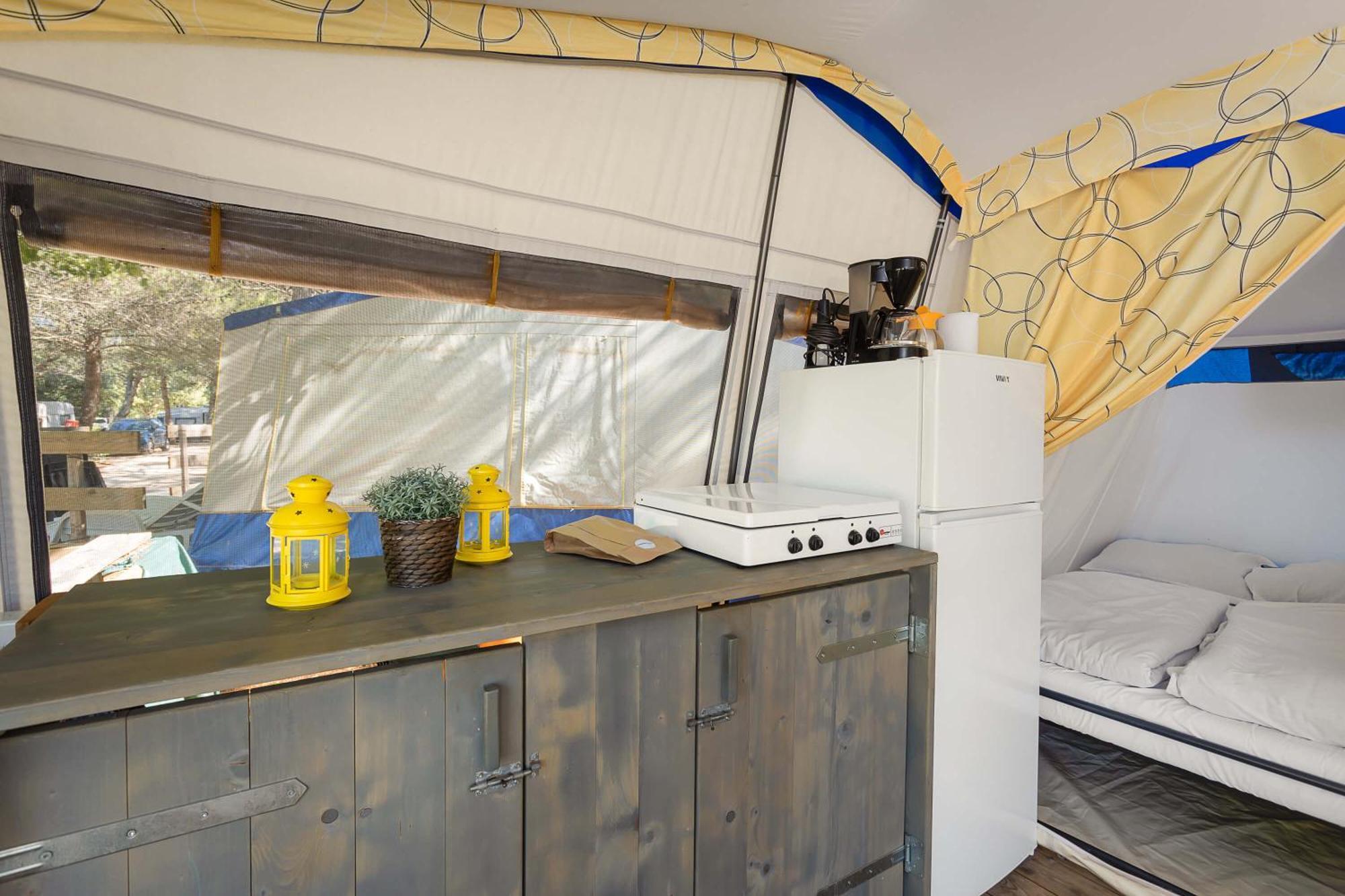 Easyatent Bungalow Tent Lanterna Červar-Porat 部屋 写真
