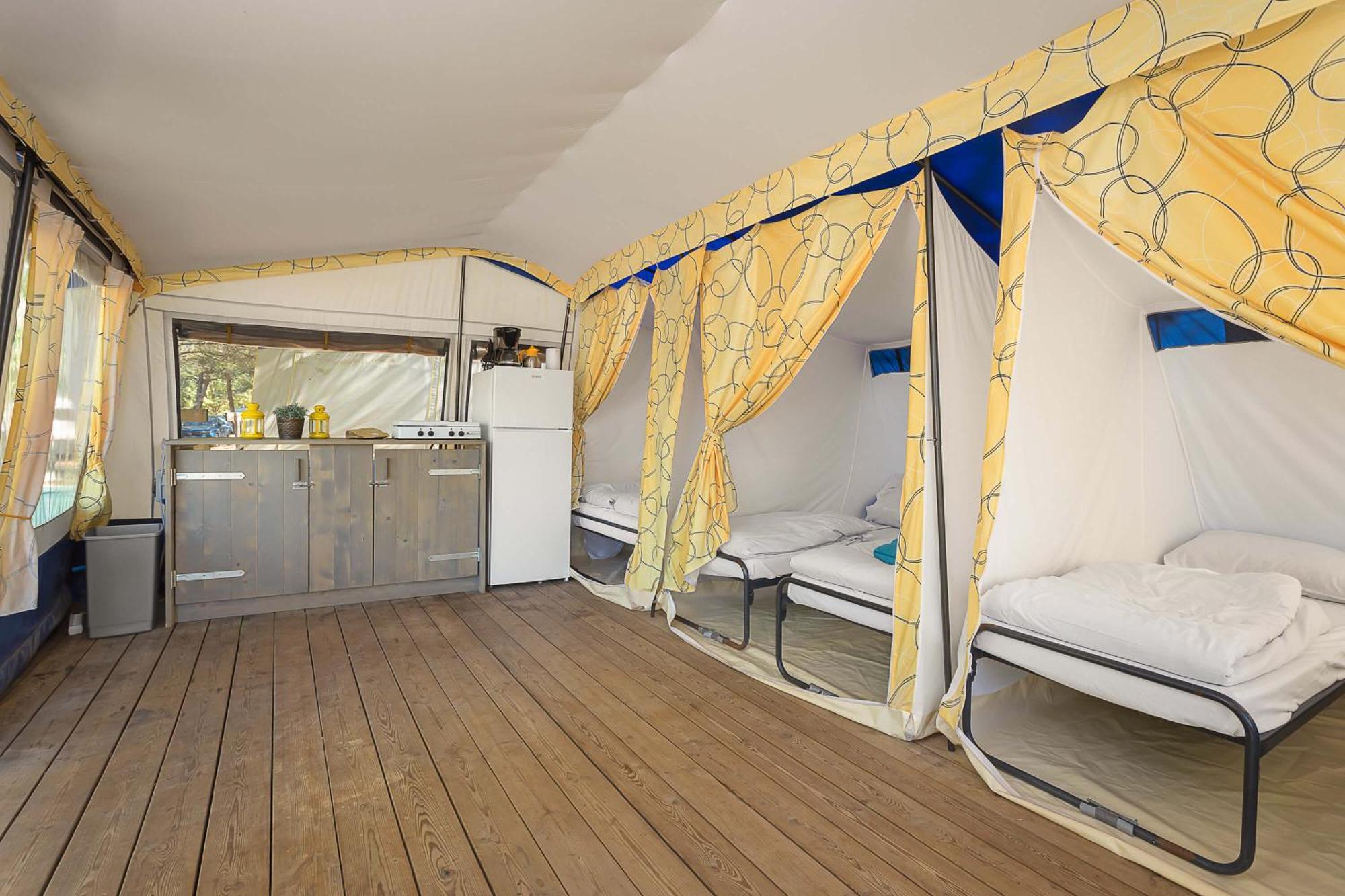 Easyatent Bungalow Tent Lanterna Červar-Porat 部屋 写真