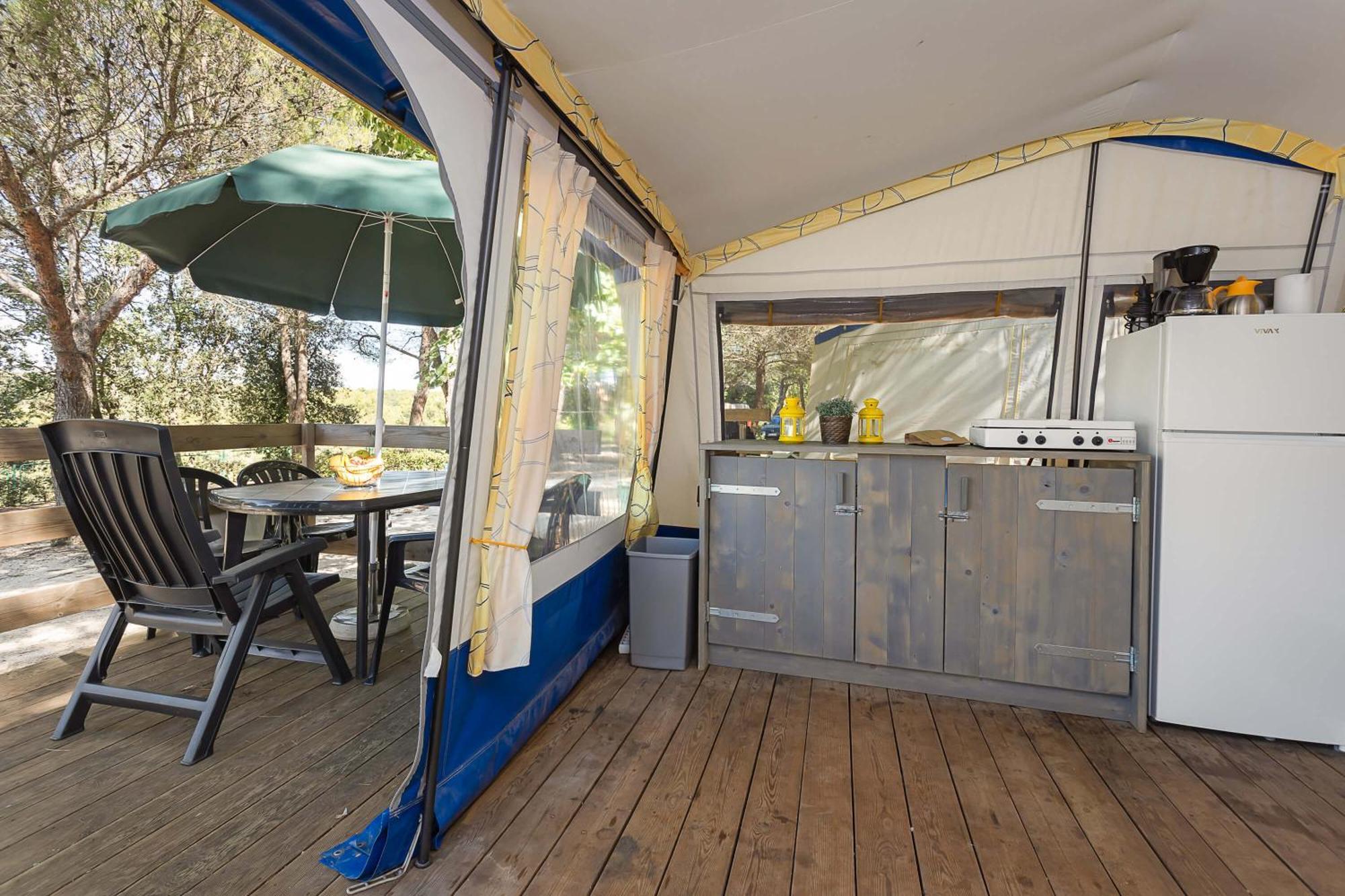 Easyatent Bungalow Tent Lanterna Červar-Porat 部屋 写真