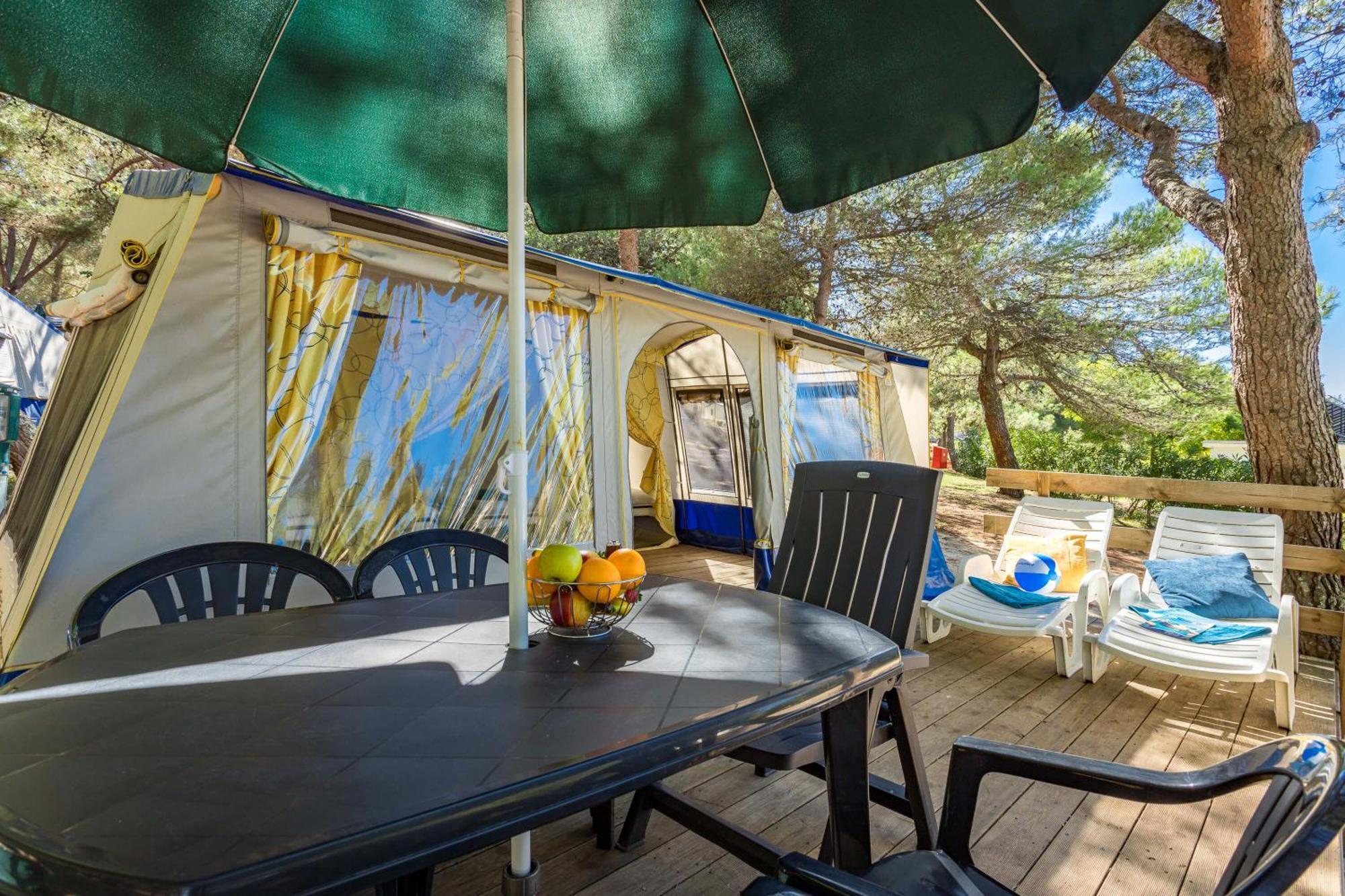 Easyatent Bungalow Tent Lanterna Červar-Porat 部屋 写真