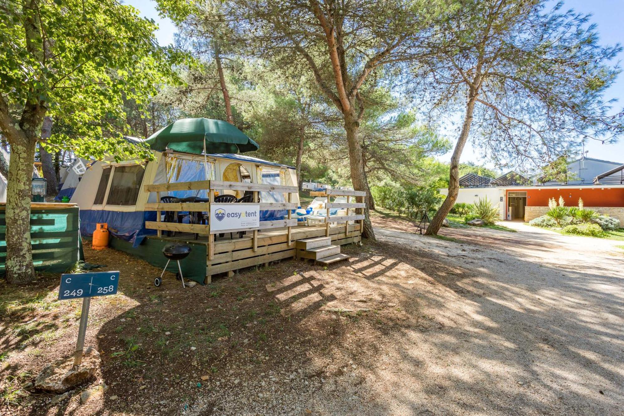 Easyatent Bungalow Tent Lanterna Červar-Porat 部屋 写真